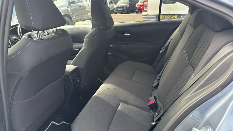 Toyota Corolla 1.8 VVT-i Hybrid Design 4dr CVT Hybrid Saloon
